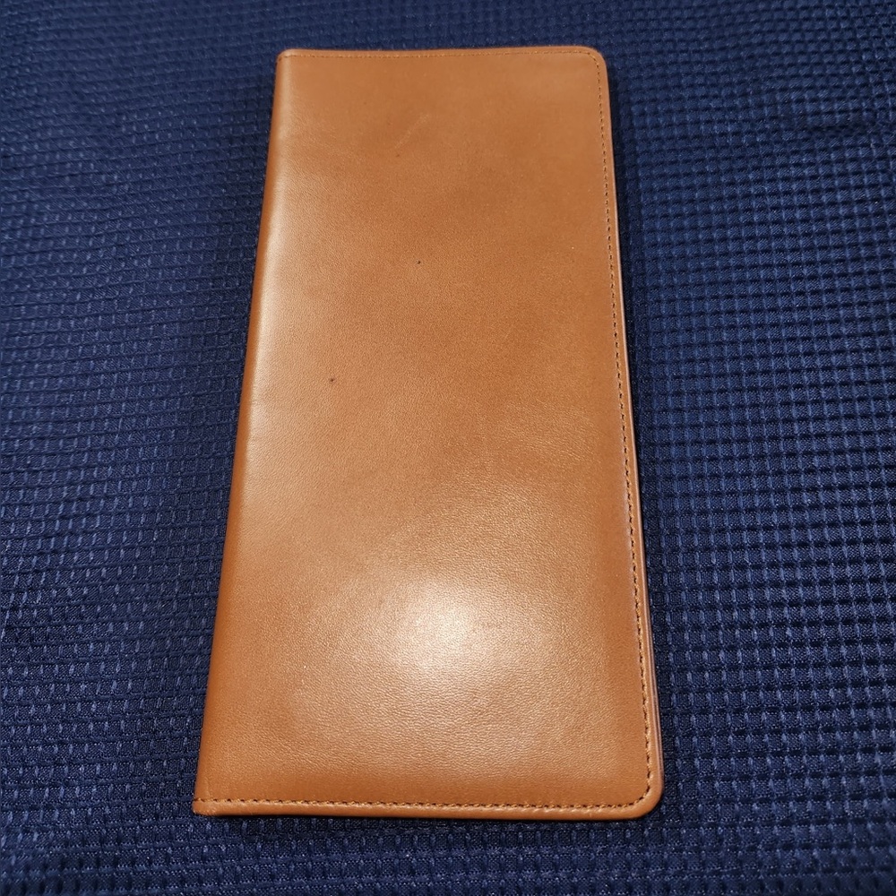 Winn International Cowhide Nappa Leather Slim Travel Organizer.